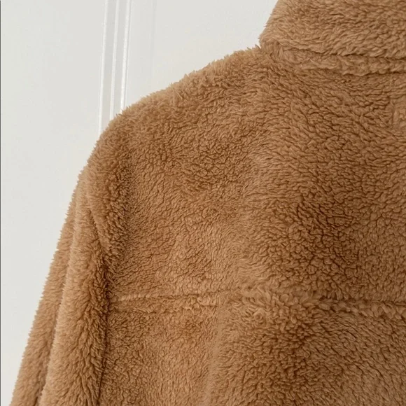 Vineyard Vines Tan Fleece quarter zip - Picture 16 of 16